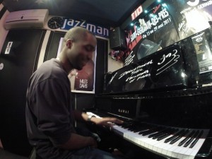 piano-anciens-élèves-IMEP-paris-college-of-music-café-universel